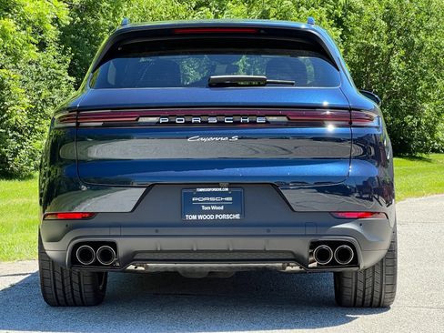 Certified 2025 Porsche Cayenne S AWD/4WD image 8