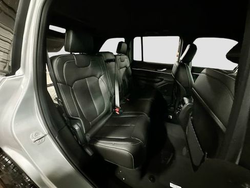 New 2025 Jeep Grand Cherokee Limited w/ Black Appearance Package image 26