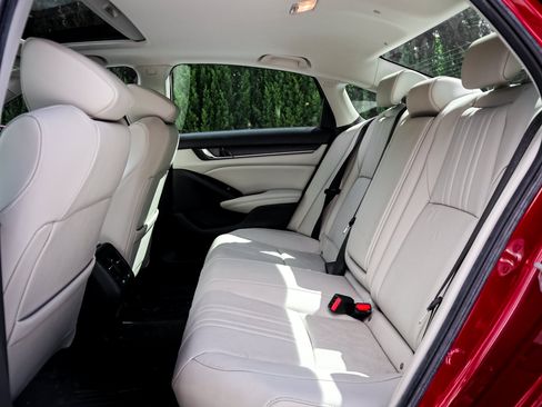 Used 2022 Honda Accord EX-L image 8