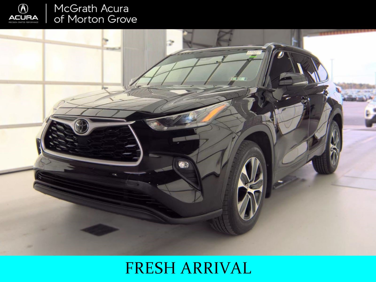 Used 2021 Toyota Highlander XLE AWD/4WD image 1