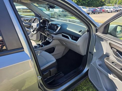 Used 2024 GMC Terrain SLE FWD image 34