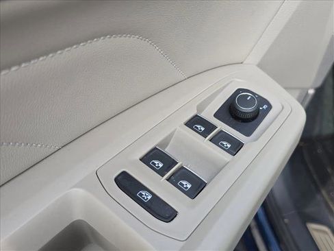 Used 2023 Volkswagen Atlas SE w/ Panoramic Sunroof Package image 8