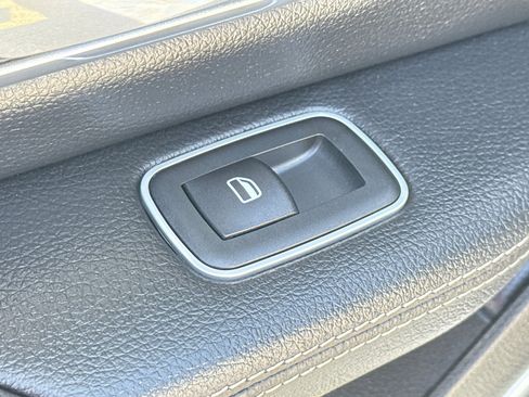 Used 2023 RAM 1500 Laramie AWD/4WD image 31