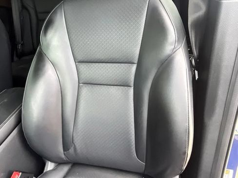 Used 2023 Nissan Rogue SV w/ SV Premium B Package FWD image 9