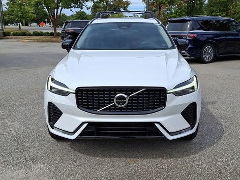 Used 2023 Volvo XC60 B5 Ultimate w/ Climate Package image 2