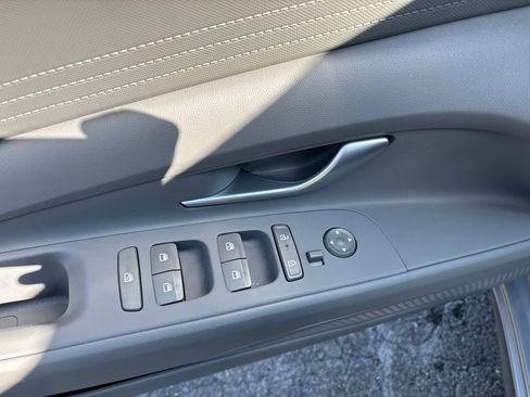 Used 2024 Hyundai Elantra SEL FWD image 18