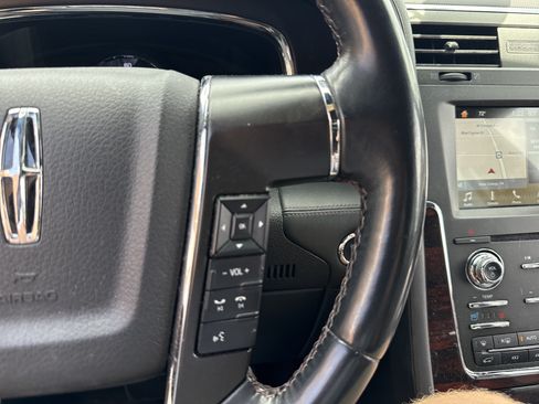 Used 2017 Lincoln Navigator L Reserve AWD/4WD image 13