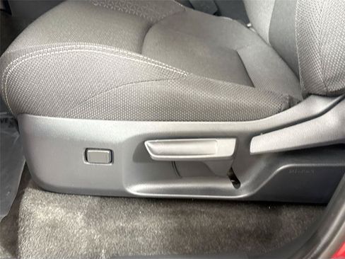 Certified 2025 Toyota 4Runner SR5 AWD/4WD image 28