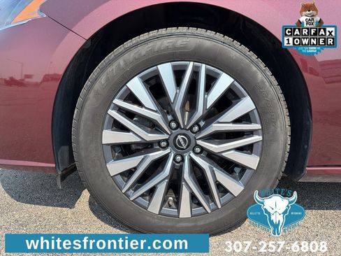 Used 2024 Nissan Altima 2.5 SV FWD image 9