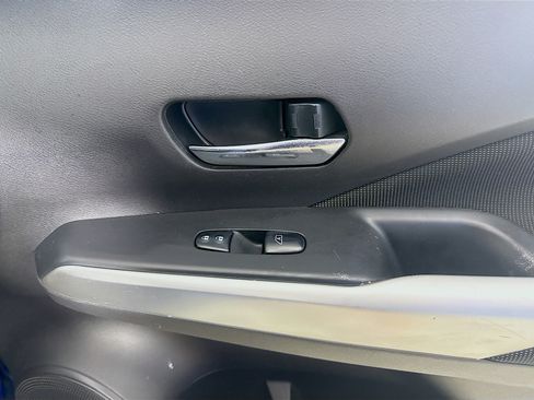 Used 2020 Nissan Kicks SV FWD image 31