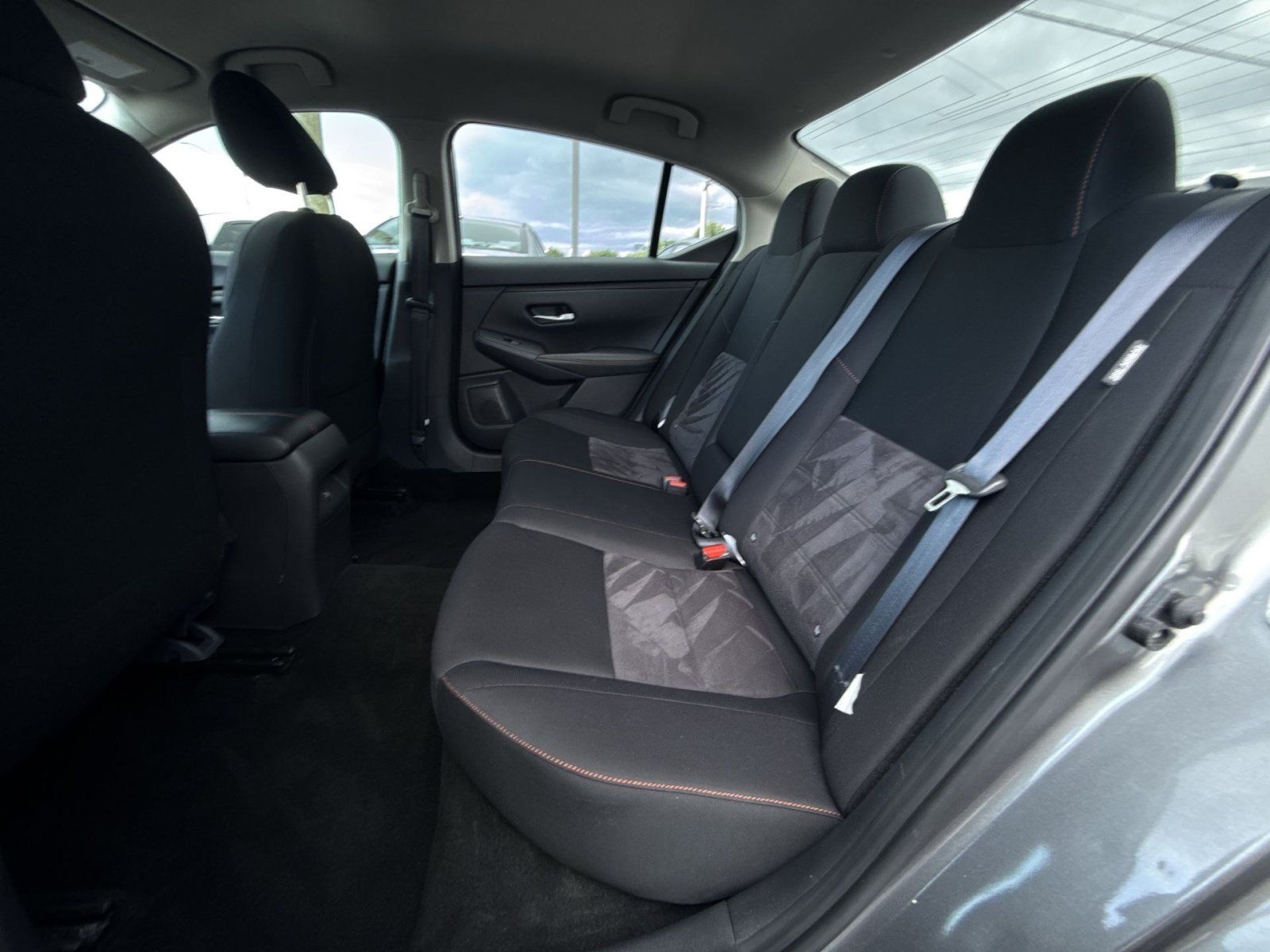 Used 2025 Nissan Sentra SR FWD image 23