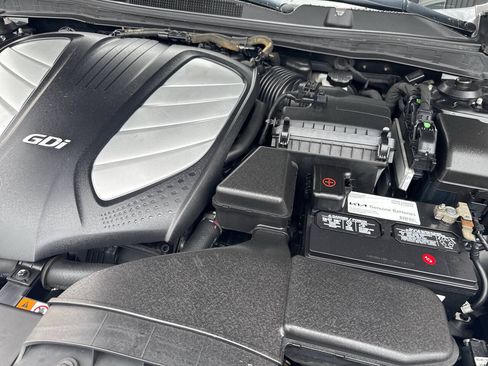 Used 2015 Kia Cadenza Premium w/ Technology Package FWD image 12
