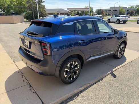 Used 2025 Nissan Kicks SR AWD/4WD image 8