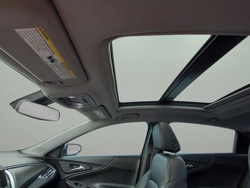 Used 2018 Chevrolet Malibu LT w/ Leather Package image 24