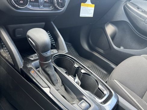 Used 2022 Chevrolet TrailBlazer LT w/ Convenience Package AWD/4WD image 16