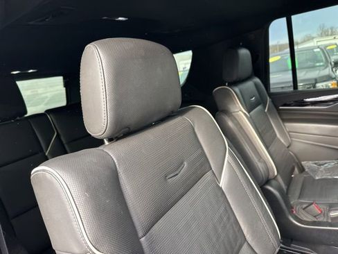 Used 2021 Cadillac Escalade ESV Sport w/ LPO, Illumination Package image 17