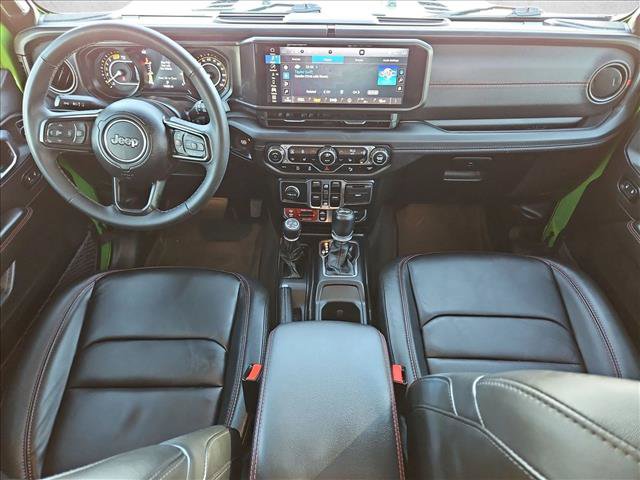 Used 2025 Jeep Wrangler Unlimited Rubicon AWD/4WD image 22
