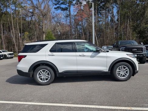 New 2026 Ford Explorer Active image 3