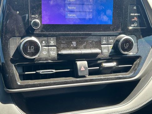 Used 2025 Toyota Highlander LE image 31