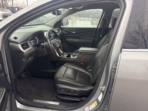 Used 2023 GMC Acadia SLT image 24