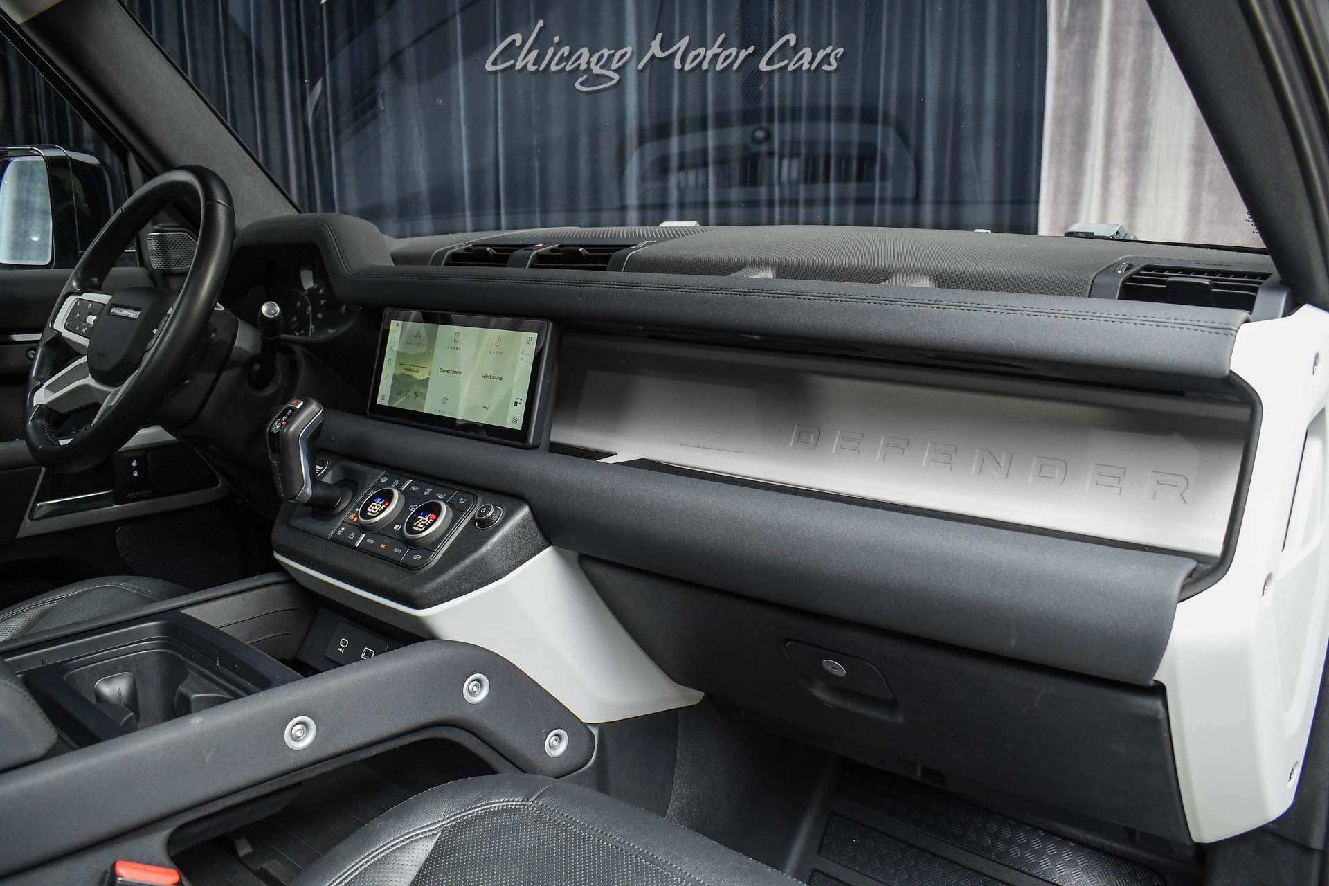 Used 2023 Land Rover Defender 110 SE AWD/4WD image 26