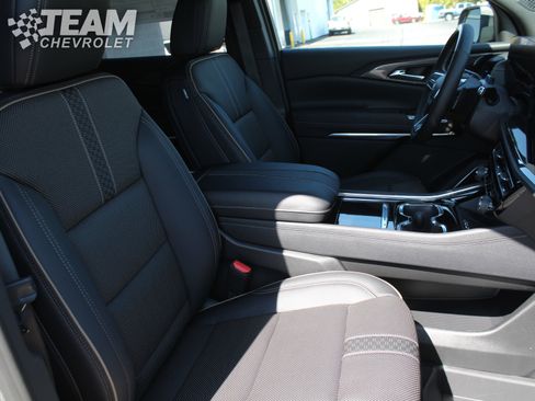 New 2026 Chevrolet Traverse High Country w/ LPO, Floor Liner Package image 18