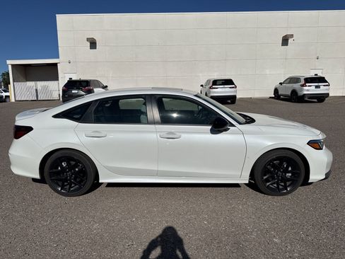 Used 2025 Honda Civic Sport image 4