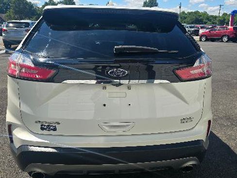 Used 2020 Ford Edge SEL w/ Convenience Package FWD image 3