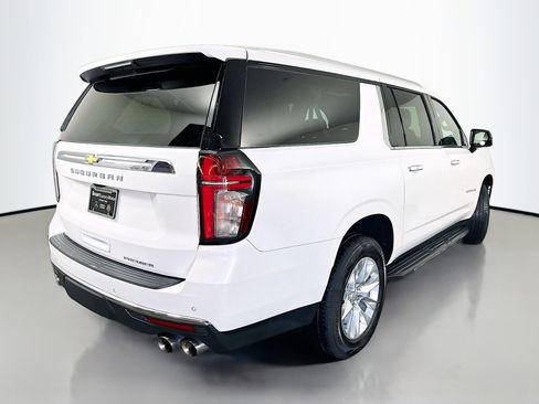 Used 2023 Chevrolet Suburban Premier image 7