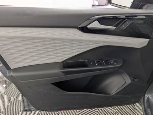 Used 2022 Volkswagen Taos S image 13