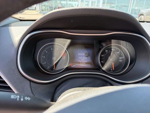 Used 2019 Jeep Cherokee Limited AWD/4WD image 18