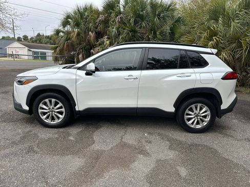 Used 2022 Toyota Corolla Cross LE image 6
