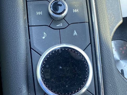 Used 2024 Cadillac XT5 Sportv w/ Technology Package AWD/4WD image 24