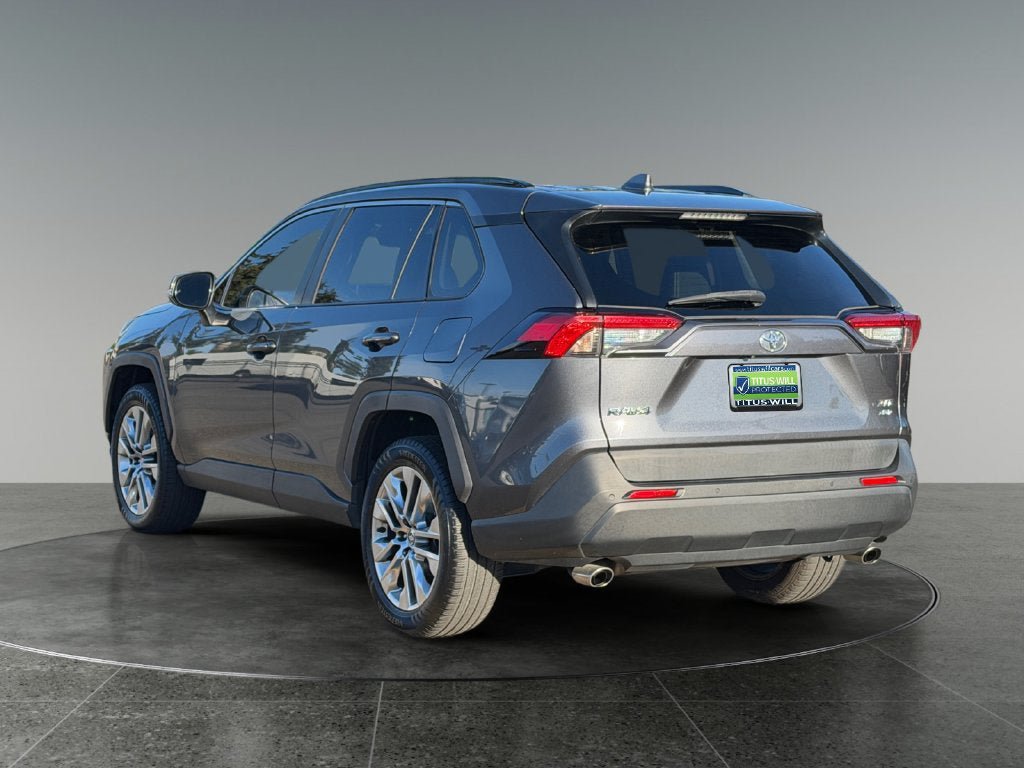Used 2020 Toyota RAV4 XLE Premium AWD/4WD image 8