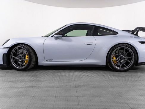 Used 2025 Porsche 911 GT3 RWD image 2