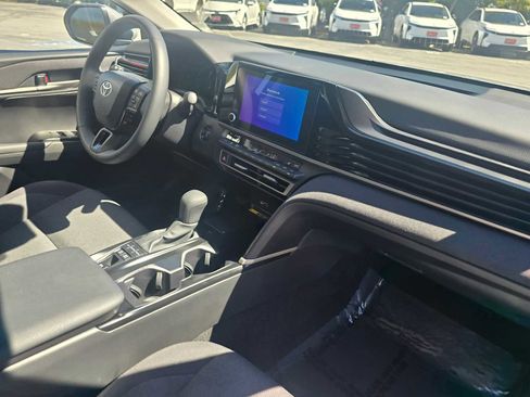 Used 2025 Toyota Camry LE w/ Convenience Package image 12