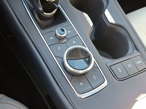 Certified 2021 Cadillac XT4 Luxury w/ Cold Weather Package image 18