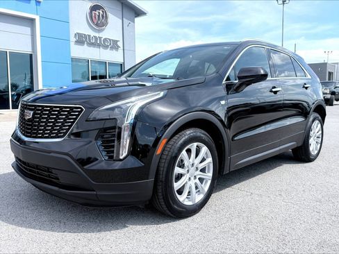 Used 2022 Cadillac XT4 Luxury w/ Cold Weather Package FWD image 1