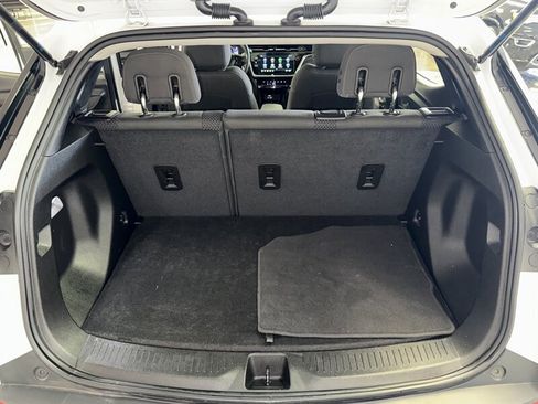 Used 2023 Chevrolet Bolt EUV LT image 8