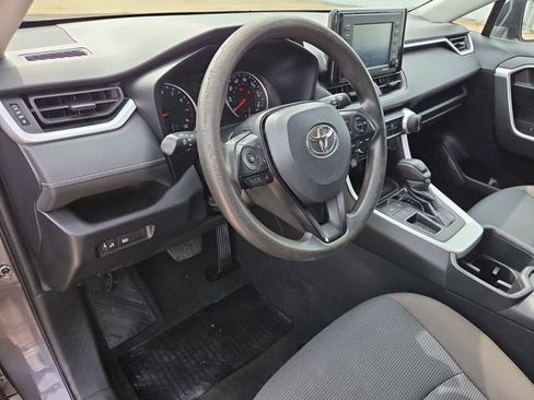 Used 2022 Toyota RAV4 LE FWD image 11