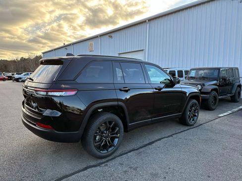 New 2025 Jeep Grand Cherokee Limited image 2