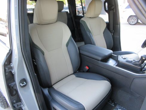 Used 2026 Lexus GX 550 AWD/4WD image 27