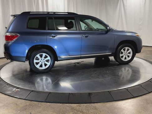 Used 2011 Toyota Highlander 4WD image 2