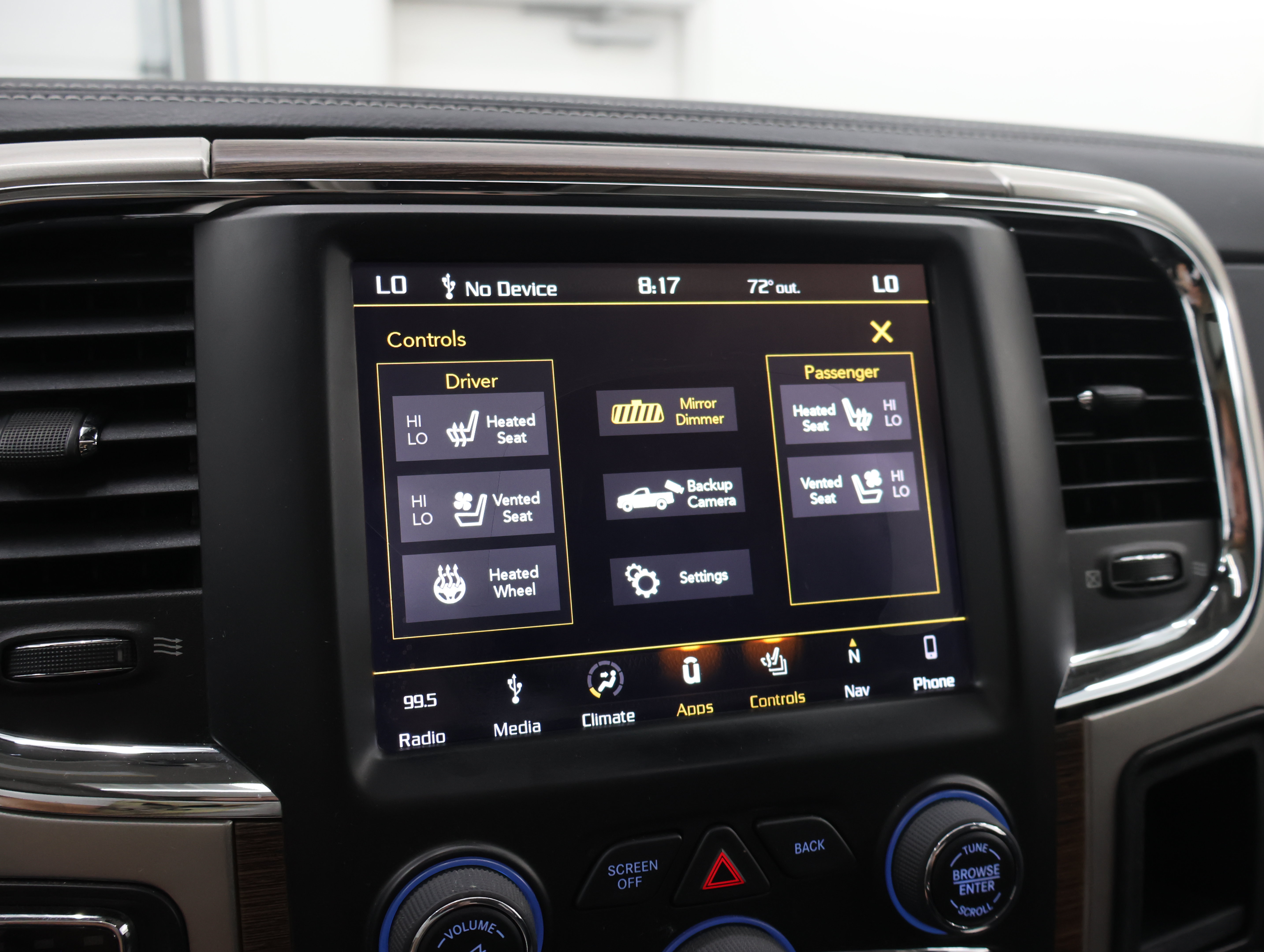 Used 2018 RAM 1500 Laramie w/ Convenience Group AWD/4WD image 58