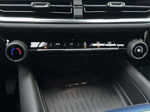 New 2026 Chevrolet Equinox EV LT image 28