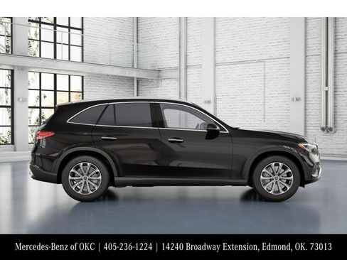 Used 2026 Mercedes-Benz GLC 300 image 2