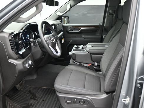 Used 2026 GMC Sierra 1500 SLE w/ Preferred Package image 9