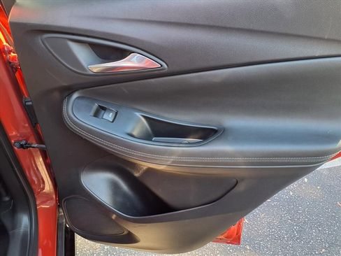 Used 2024 Buick Encore GX Sport Touring image 8