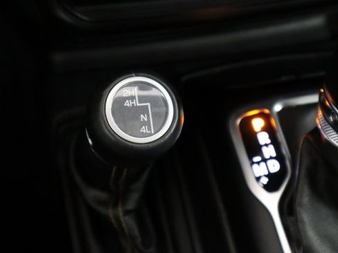 Used 2023 Jeep Gladiator Overland image 29