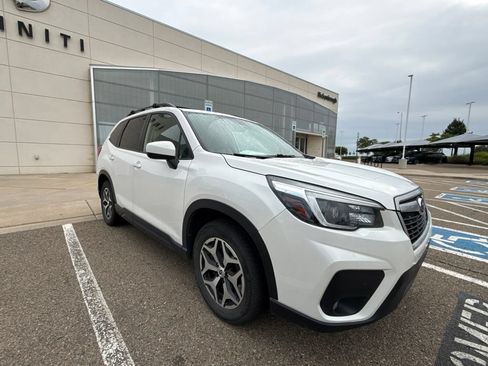Used 2021 Subaru Forester Premium AWD/4WD image 3